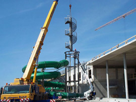 Treppenmontage für Röhrenrutsche 